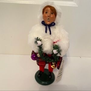 BYERS’ CHOICE CAROLER NEW NWT LADY WOMAN WHITE PLAID HOLIDAY HOME DECOR USA